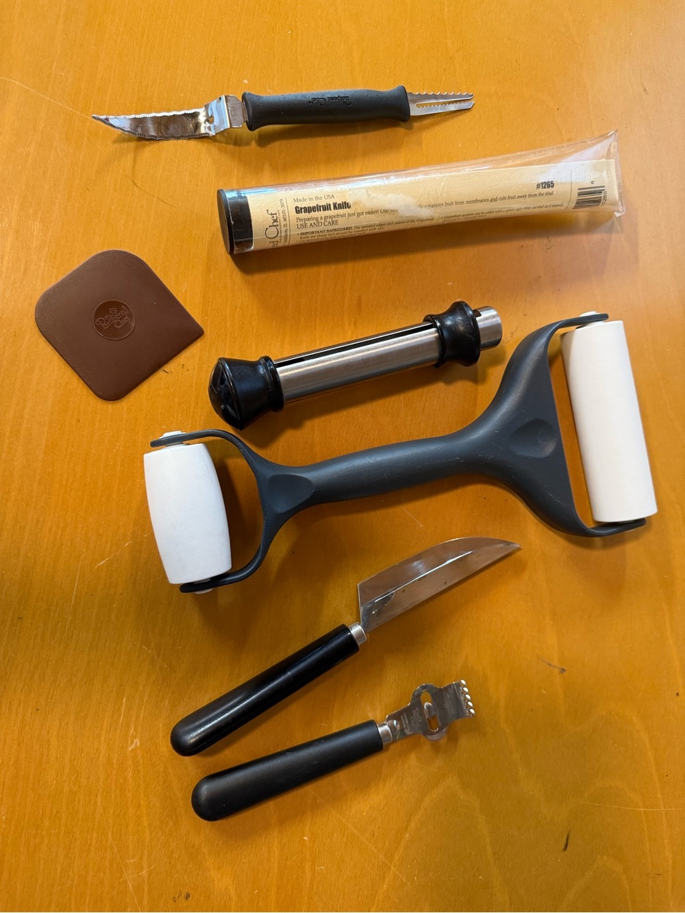Pampered Chef zester V-Shaped Cutter Grapefruit Knife rolling pin scraper corer